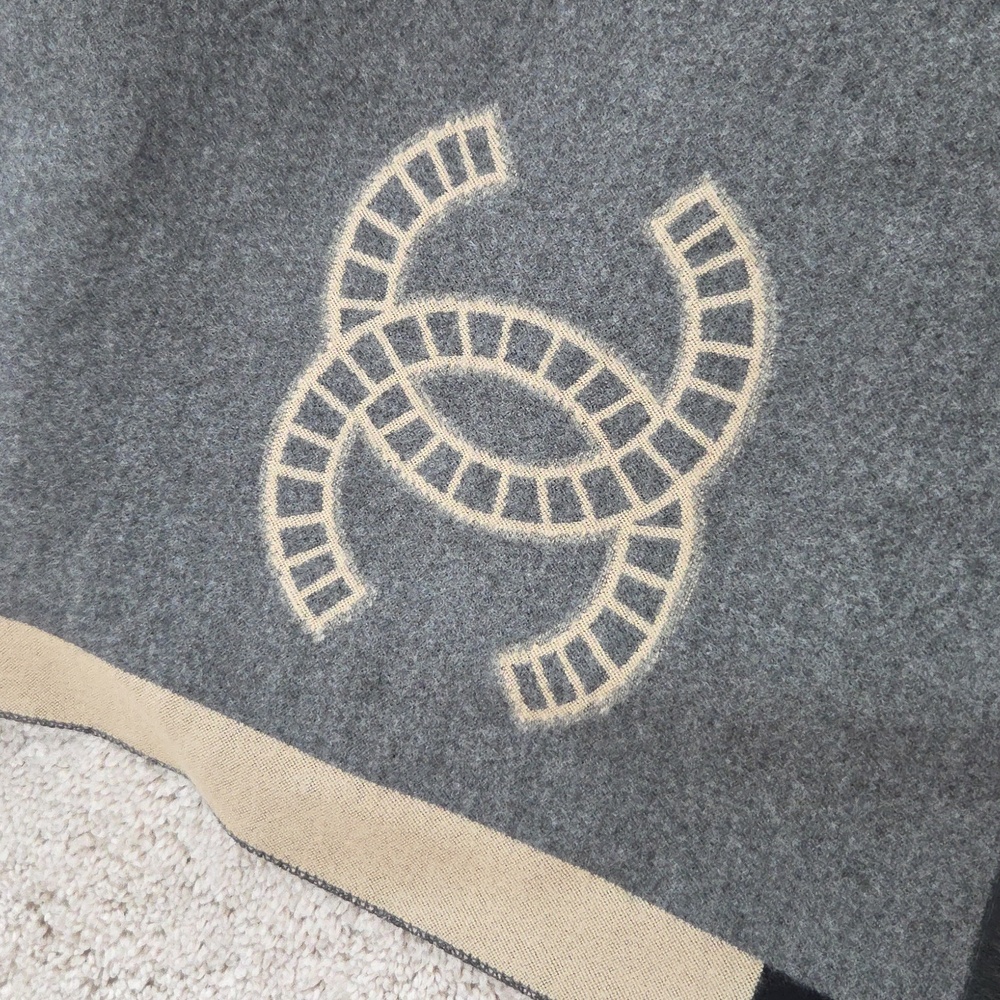 Chanel Authentic Cashmere Colorblock Large Scarf - Picture 5 of 12